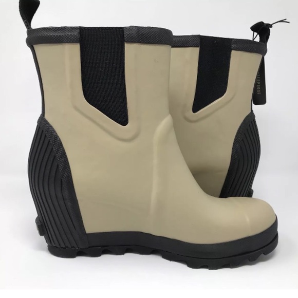 Sorel Joan Rain Wedge Chelsea Boots - Picture 5 of 7